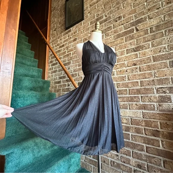 Speechless | Dresses | Vtg Y2k 200s Black Ruched Sparkly Glitter Tie Waist Halter Formal Dress | Poshmark Speechless | Dresses | Vtg Y2k 200s Black Ruched Sparkly Glitter Tie Waist Halter Formal Dress | Poshmark